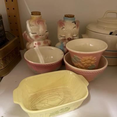 Sale Photo Thumbnail #467: Yellow dish, Hull dishes, blue pig, pink elephant