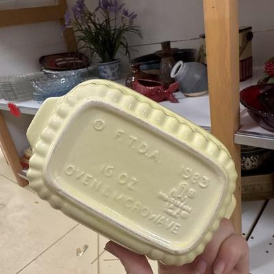 Sale Photo Thumbnail #468: Yellow dish, Hull dishes, blue pig, pink elephant