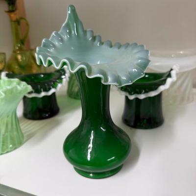 Sale Photo Thumbnail #518: Fenton glass, see photos