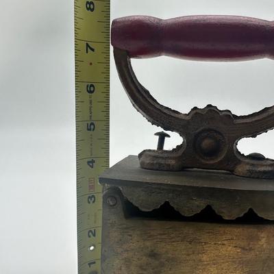 Vintage Cast Iron Sad Iron w/ Rooster Finial & Trivet Insert