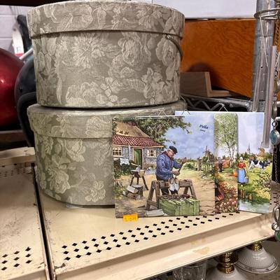 2 hat boxes and 3trivets