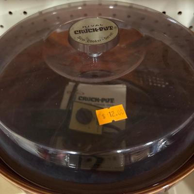 Pamp. Chef scraper, lunch set and vintage crockpot