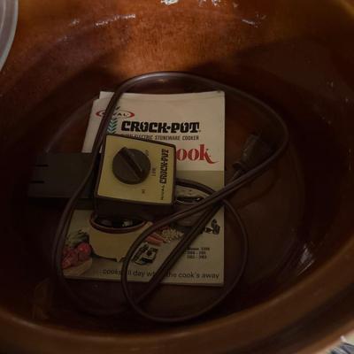 Pamp. Chef scraper, lunch set and vintage crockpot