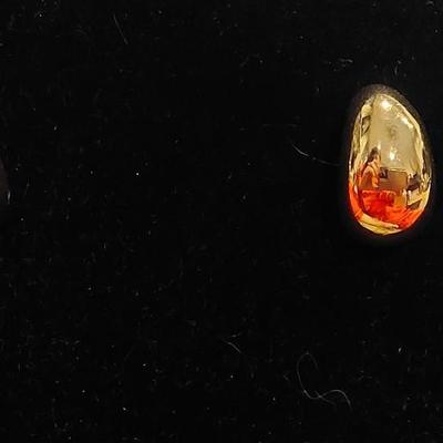 Gold tone fashion earrings