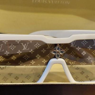 Louis Vuitton Cyclone sunglasses
