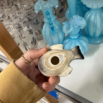 Sale Photo Thumbnail #559: Fenton glass, Goebel birds