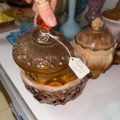 Sale Photo Thumbnail #657: Fenton dishes, etc.