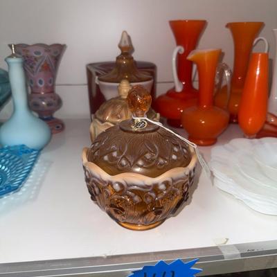 Sale Photo Thumbnail #656: Fenton dishes, etc.