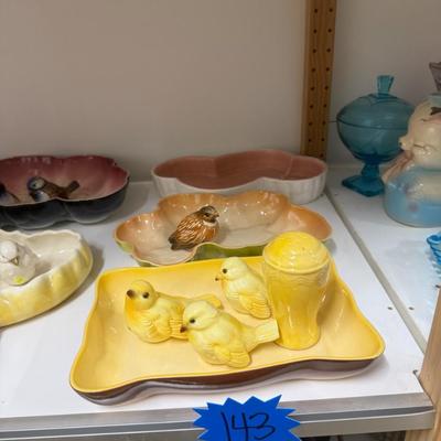 Sale Photo Thumbnail #668: Dishes, birds, single salt and pepper shaker, etc.