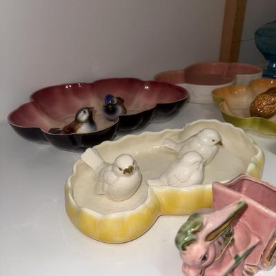 Sale Photo Thumbnail #677: Container, dishes/trays, birds