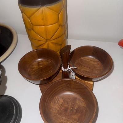 Sale Photo Thumbnail #696: Mallard, acorn statue, divided holder, etc.