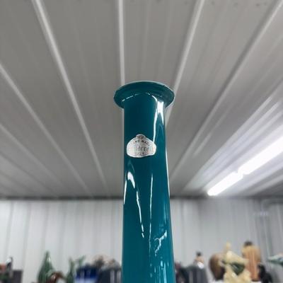 Sale Photo Thumbnail #799: Fenton vase, other is Guildcraft