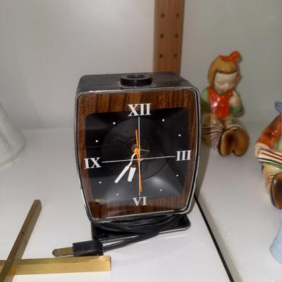 Sale Photo Thumbnail #898: See photos