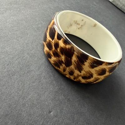 vintage leopard print lucite bangle bracelet.