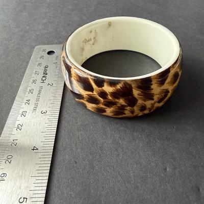 vintage leopard print lucite bangle bracelet.