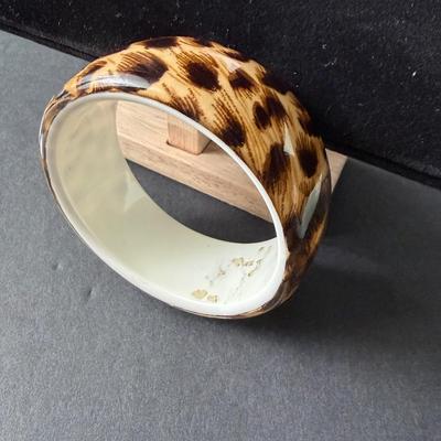 vintage leopard print lucite bangle bracelet.