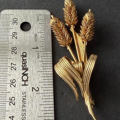 vintage gold-toned wheat sheaf brooch.