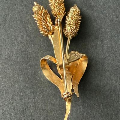 vintage gold-toned wheat sheaf brooch.