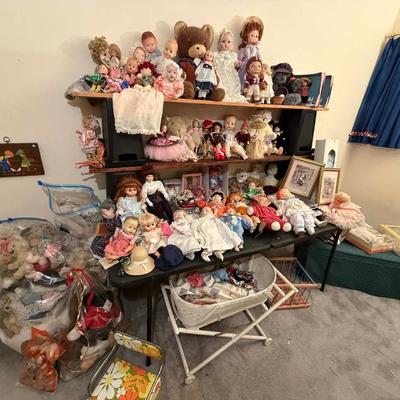 Lot 51: Doll Selection