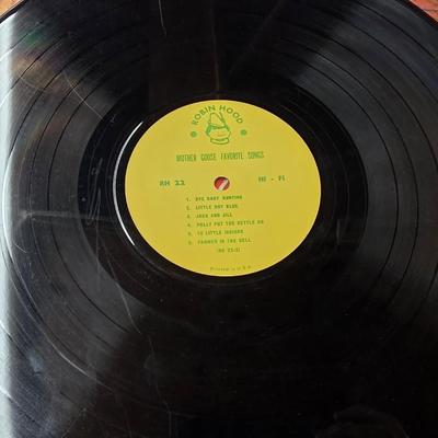 Vintage “Mother Goose Favorite Songs” Children’s LP – Robin Hood Records RH-22 (33⅓ RPM)