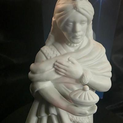 Vintage AVON Nativity Figure – The Magi Kaspar – Porcelain Wise Man with Gift Vessel – 1980s