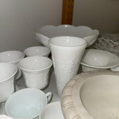 Sale Photo Thumbnail #212: Full shelf, see photos