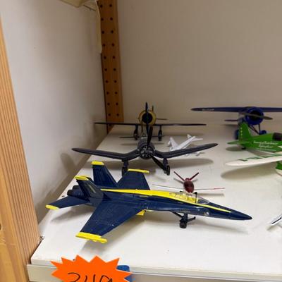 Sale Photo Thumbnail #446: See photos, 5 items