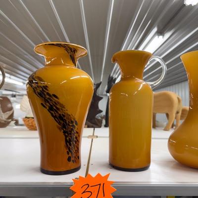 Sale Photo Thumbnail #513: Two pieces, see photo