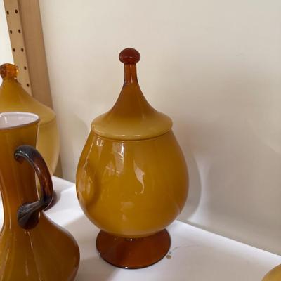 Sale Photo Thumbnail #639: Four pieces