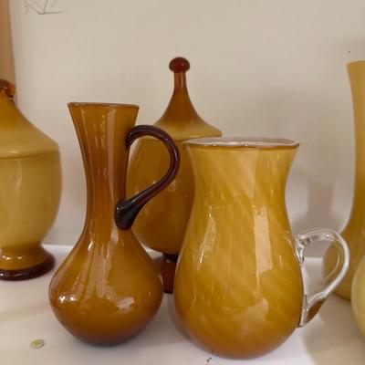 Sale Photo Thumbnail #638: Four pieces