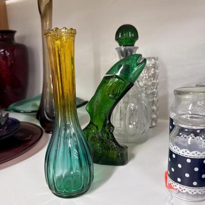 Sale Photo Thumbnail #835: Four pieces