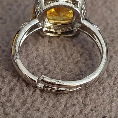 Fashion Ring Yellow Square Halo