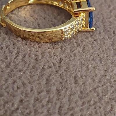 Fashion Ring Blue Stone Gold Tone