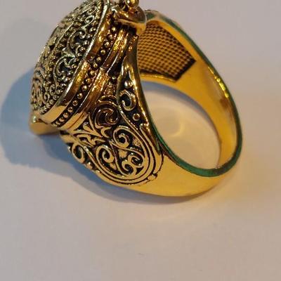 Fashion Poison Pill Ring Size 7