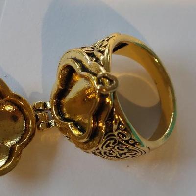 Fashion Poison Pill Ring Size 7