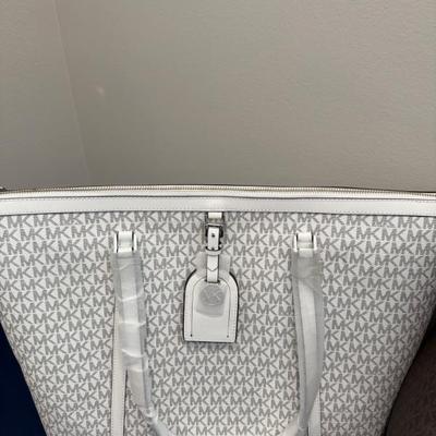 Sale Photo Thumbnail #182