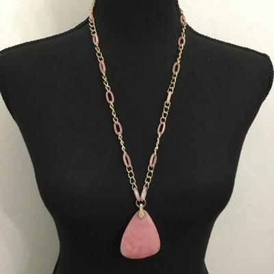 Vintage gold tone pink Lucite type plastic pendant necklace