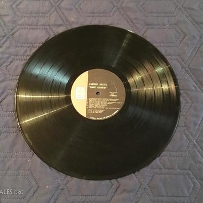 "Giant Country" Record (33)