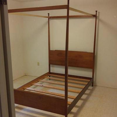 Mid Century Drexel  Canopy Bed Frame - Size Bed