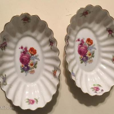 GoldCastle Floral Plates