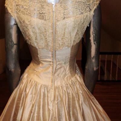 Vtg 1950's Peau de Soie guipure ball gown lace sequin pearl train