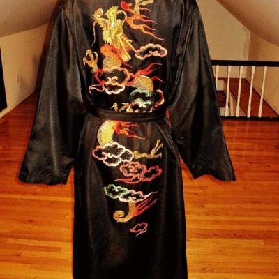 Vtg 1940's Chinese gold hand embroidery raw silk kimono with sash belt