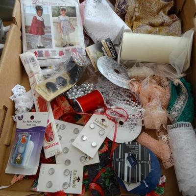 Lot #153 Sewing & craft supplies