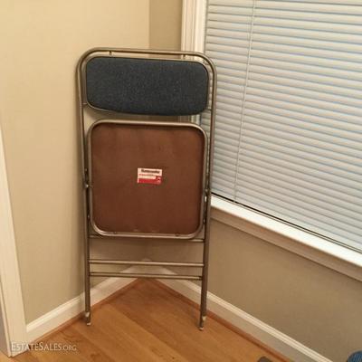 Lot 7 - Samsonite Folding Chairs and Office Swivel Chair