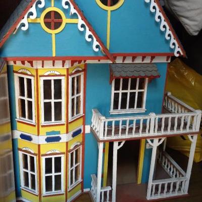 Adorable 3' Doll House
