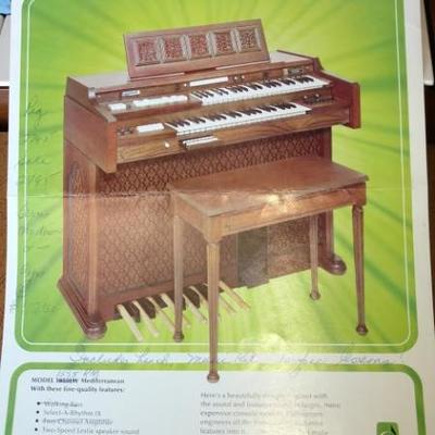 Organ w/bench