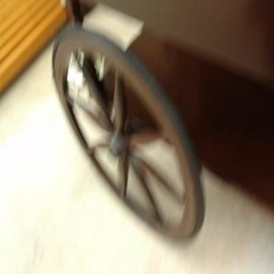 Antique Mahogony Tea Cart w/Glass Tray