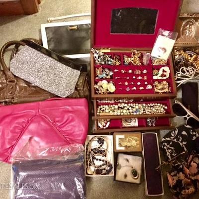 Jewelry & More (Lot #4)