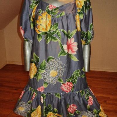 Vtg 1970's Hilo Hatties hand printed floral dress Hawaii 