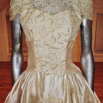 Vtg 1950's Peau de Soie guipure ball gown lace sequin pearl train